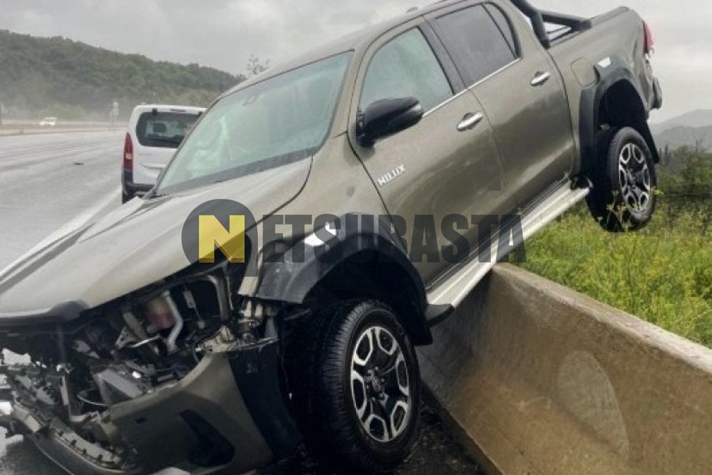 Toyota Hilux Doble Cabina 2.8 204D 4x4 Automático 2023