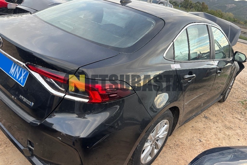 Toyota Corolla Sedan 140H 2024