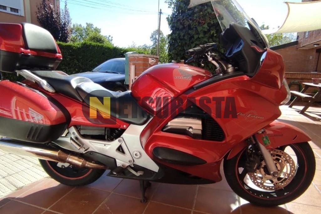 Honda PAN-EUROPEAN ST 1300 2002