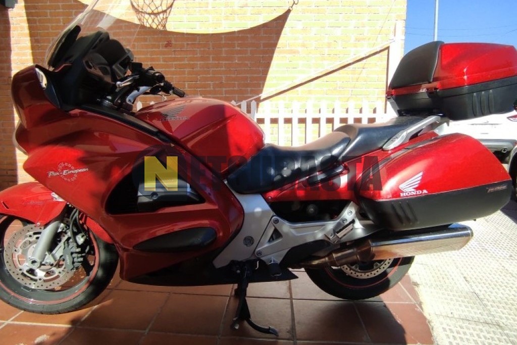 Honda PAN-EUROPEAN ST 1300 2002