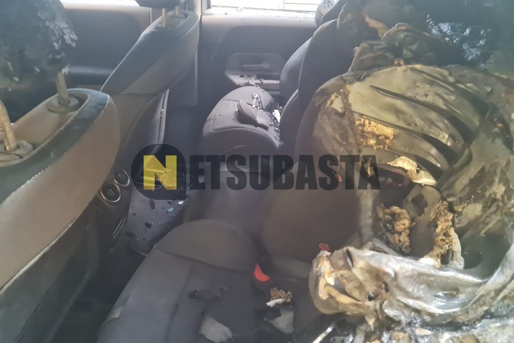 Mercedes-Benz EQB 250+ 2025