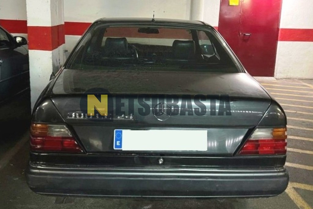 Mercedes-Benz 300 CE-24 1991