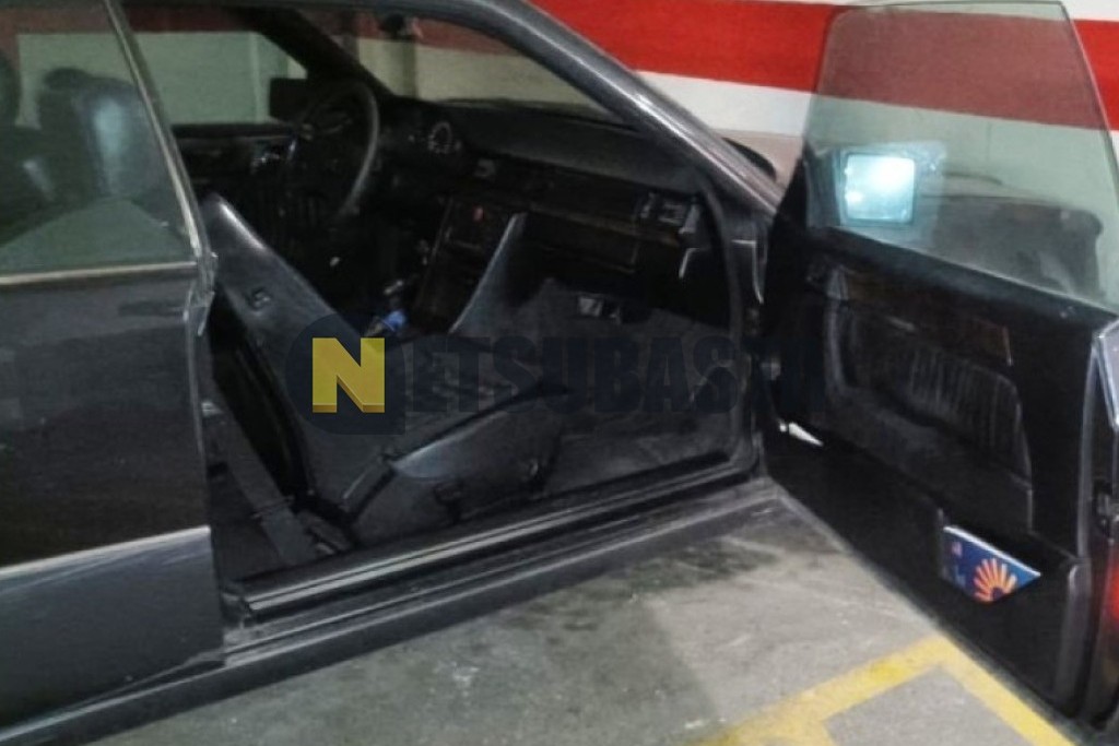 Mercedes-Benz 300 CE-24 1991