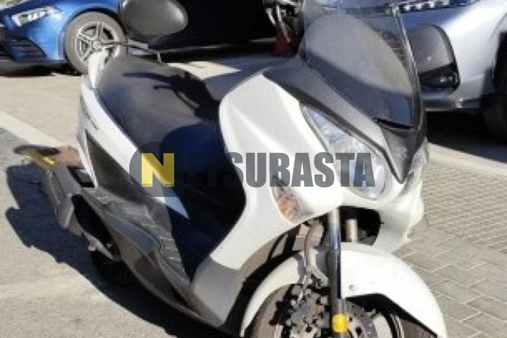 Suzuki Burgman 200 2015