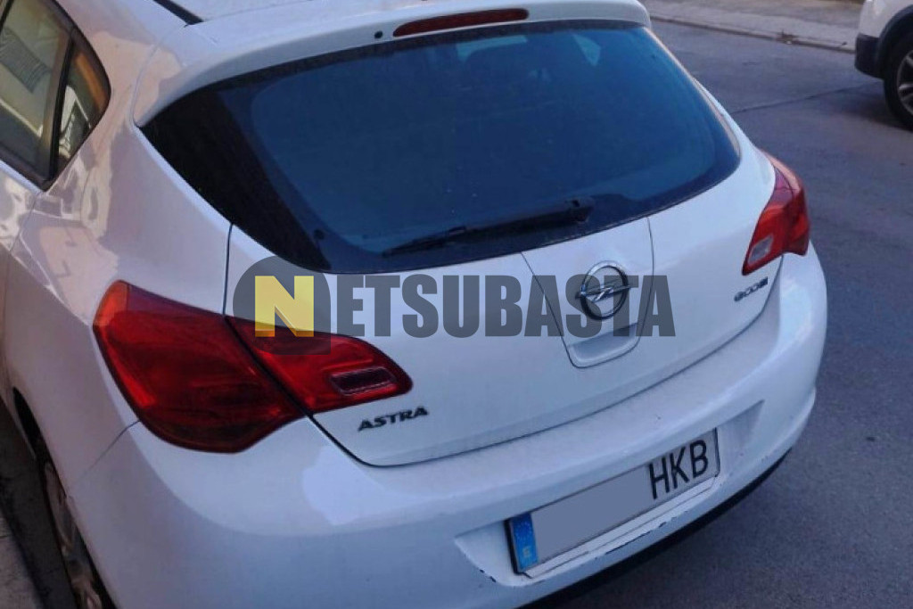 Opel Astra 1.3 ecoFlex 2012