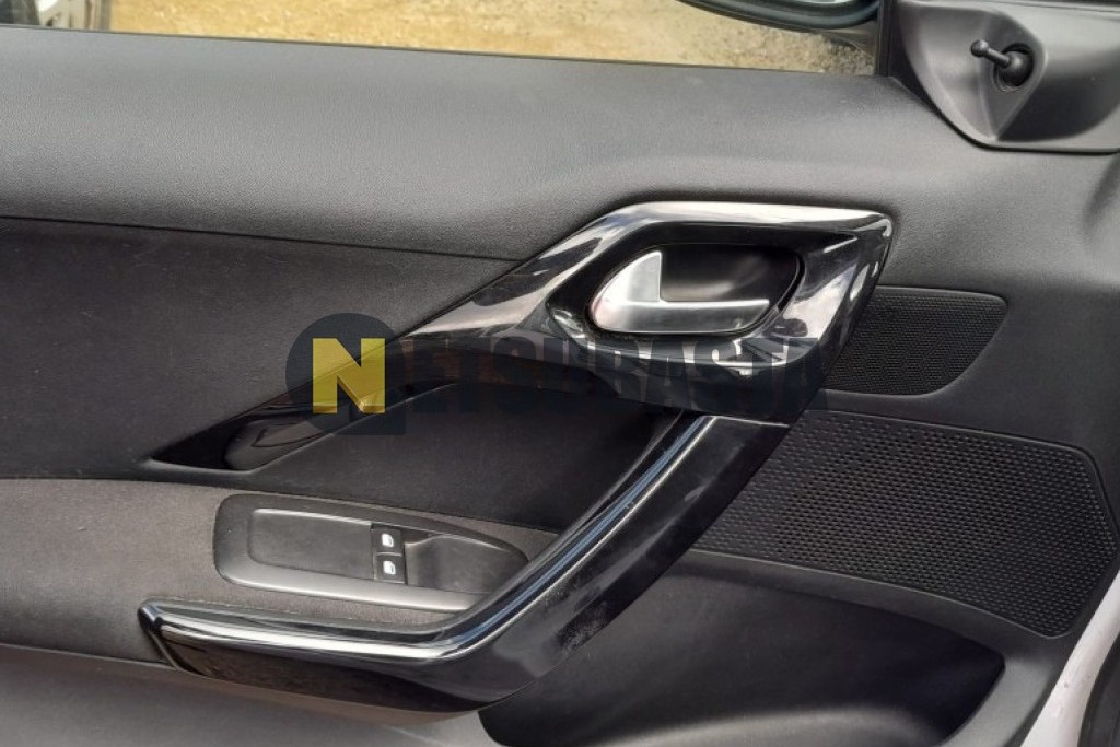 Peugeot 208 1.6 BlueHDi 2016