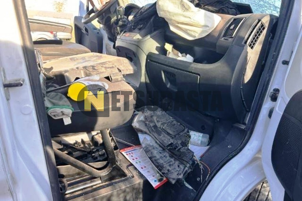 Citroën Jumper 2.2 BlueHDi Furgón 33 L2H2 2022