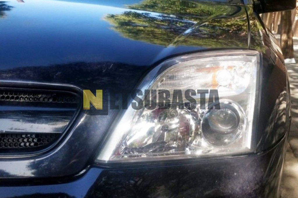 Opel Signum 2.2 DTI 16V 2003