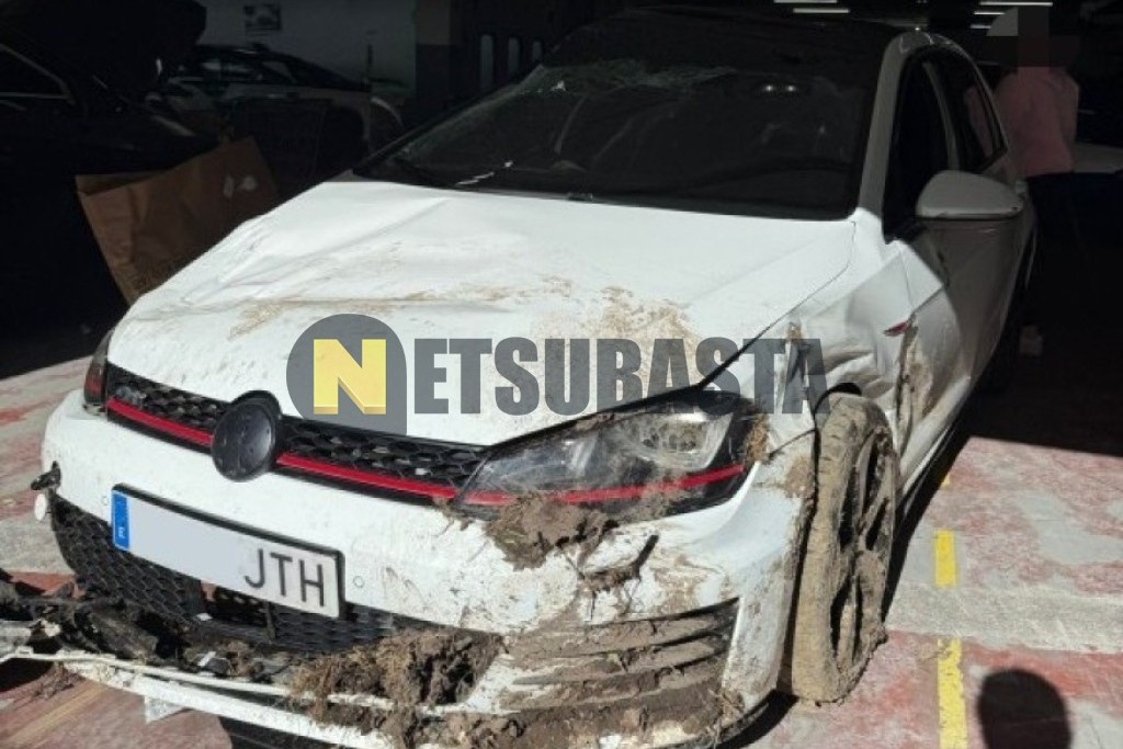 Volkswagen Golf GTI 2.0 TSI BMT DSG 6 vel. 2016