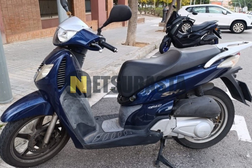 Honda SCOOPY SH150i 2005