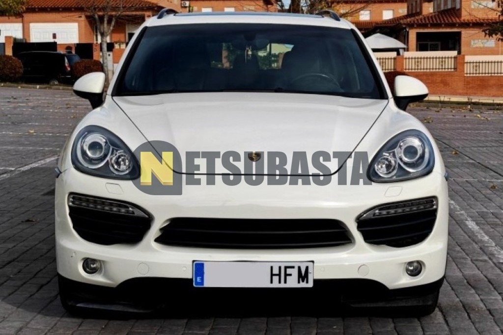 Porsche Cayenne S Hybrid 2011