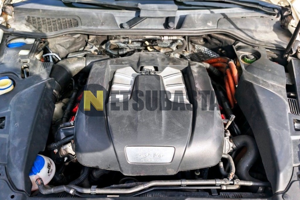 Porsche Cayenne S Hybrid 2011