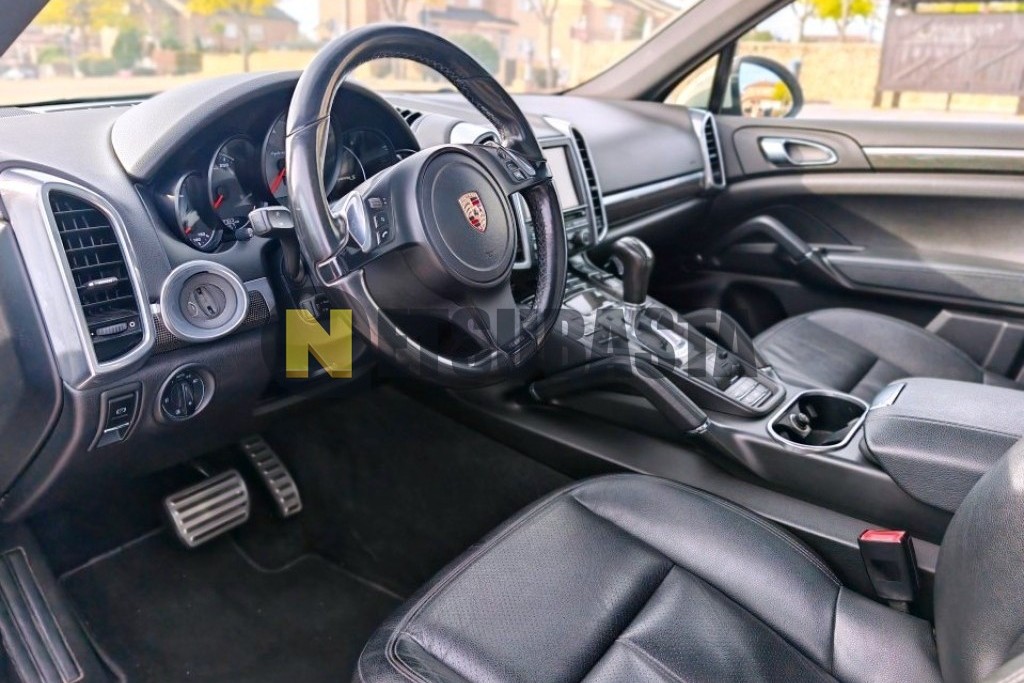 Porsche Cayenne S Hybrid 2011