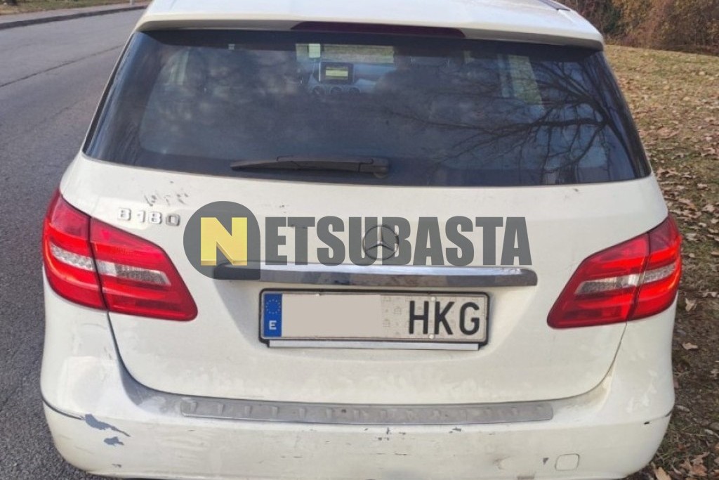Mercedes-Benz B 180 2012