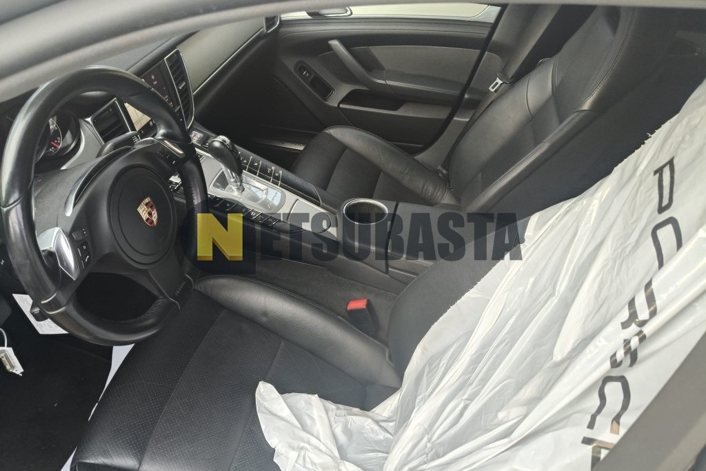 Porsche Panamera S PDK 2011