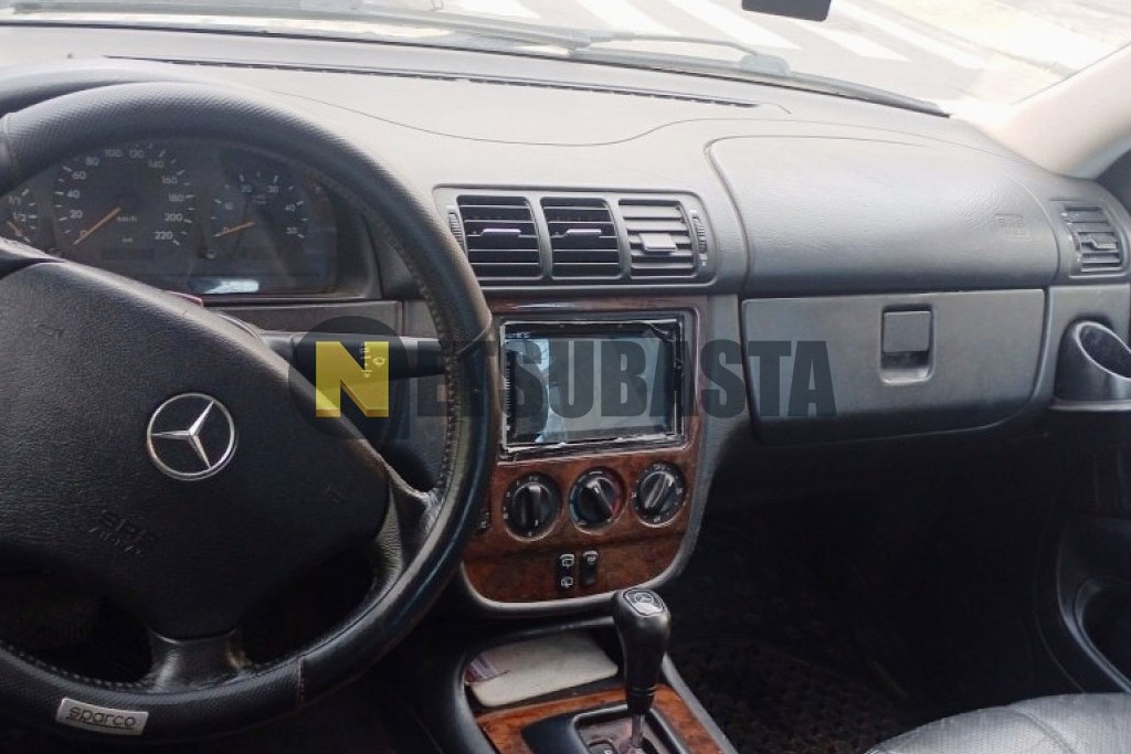 Mercedes-Benz ML 270 CDI Aut. 2000