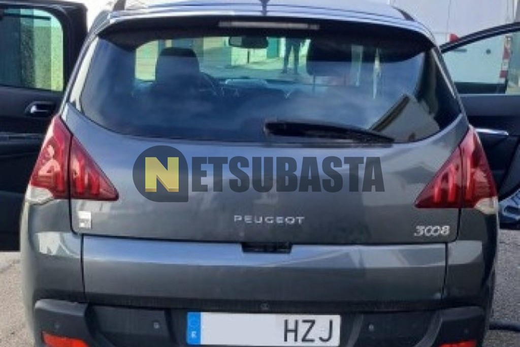 Peugeot 3008 HYbrid4 2014