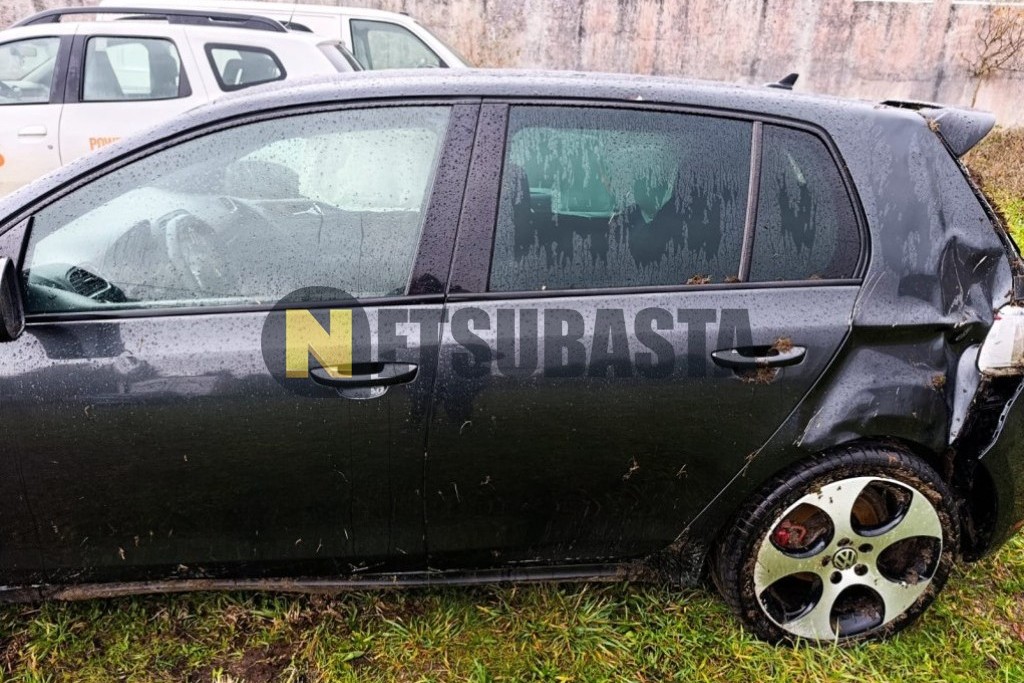 Volkswagen Golf GTI 2.0 TSI DSG 2010