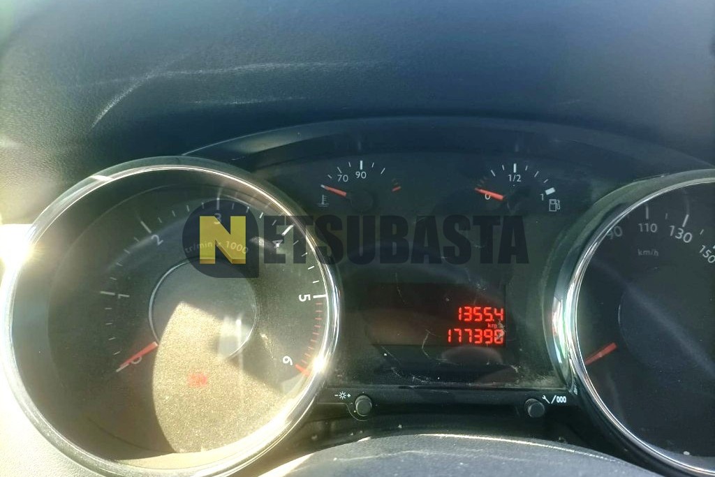 Peugeot 5008 1.6 BlueHDi 2015