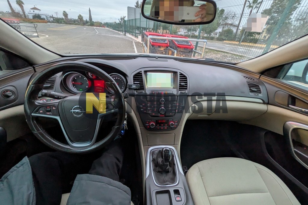 Opel Insignia Sports Tourer 2.0 CDTI 2011