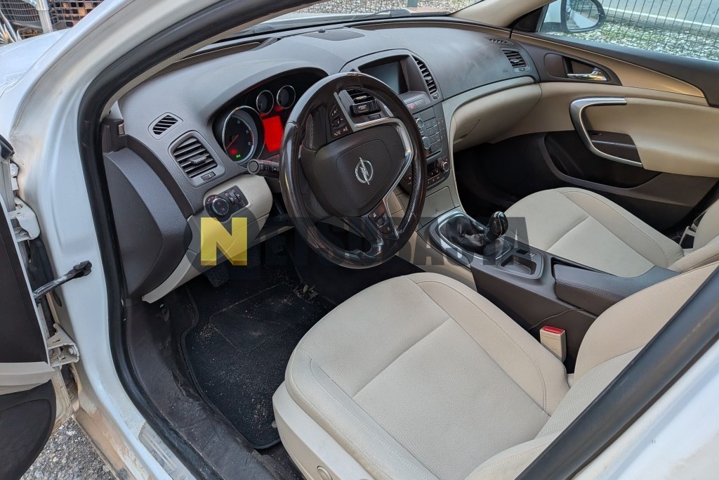 Opel Insignia Sports Tourer 2.0 CDTI 2011