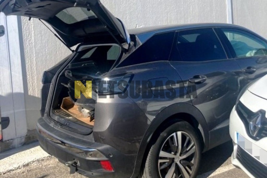 Peugeot 3008 1.5 BlueHDi EAT8 2021