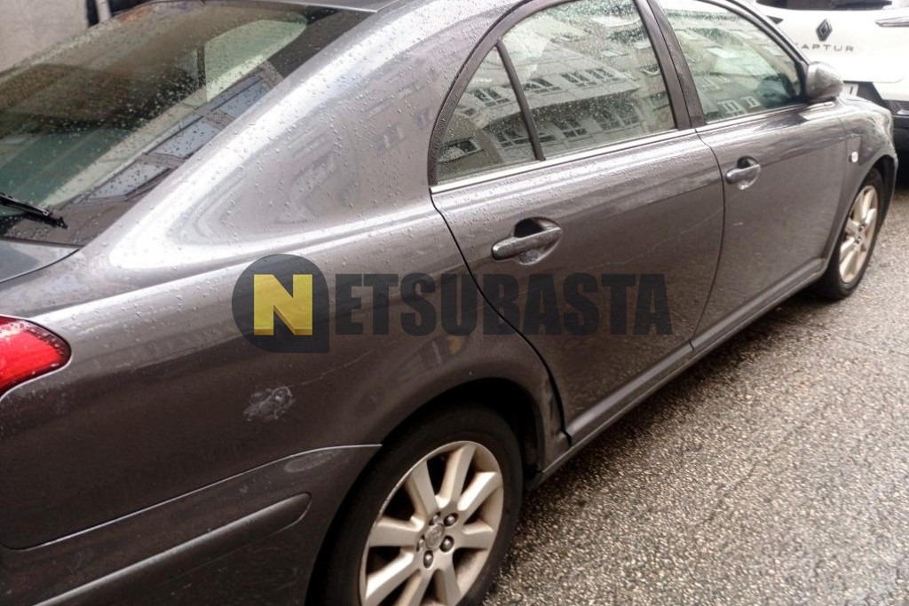 Toyota Avensis Sedan 2.0 D-4D 2005