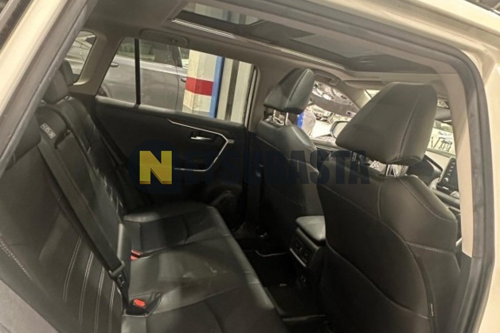 Toyota RAV4 Hybrid 220H 4x4 2019