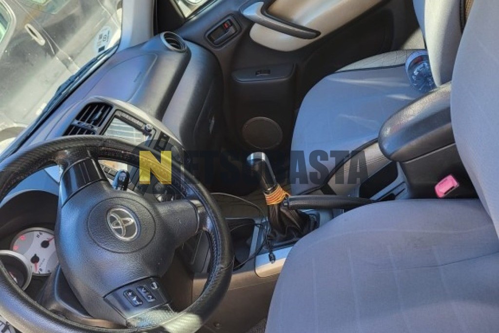 Toyota RAV4 2.0 2004