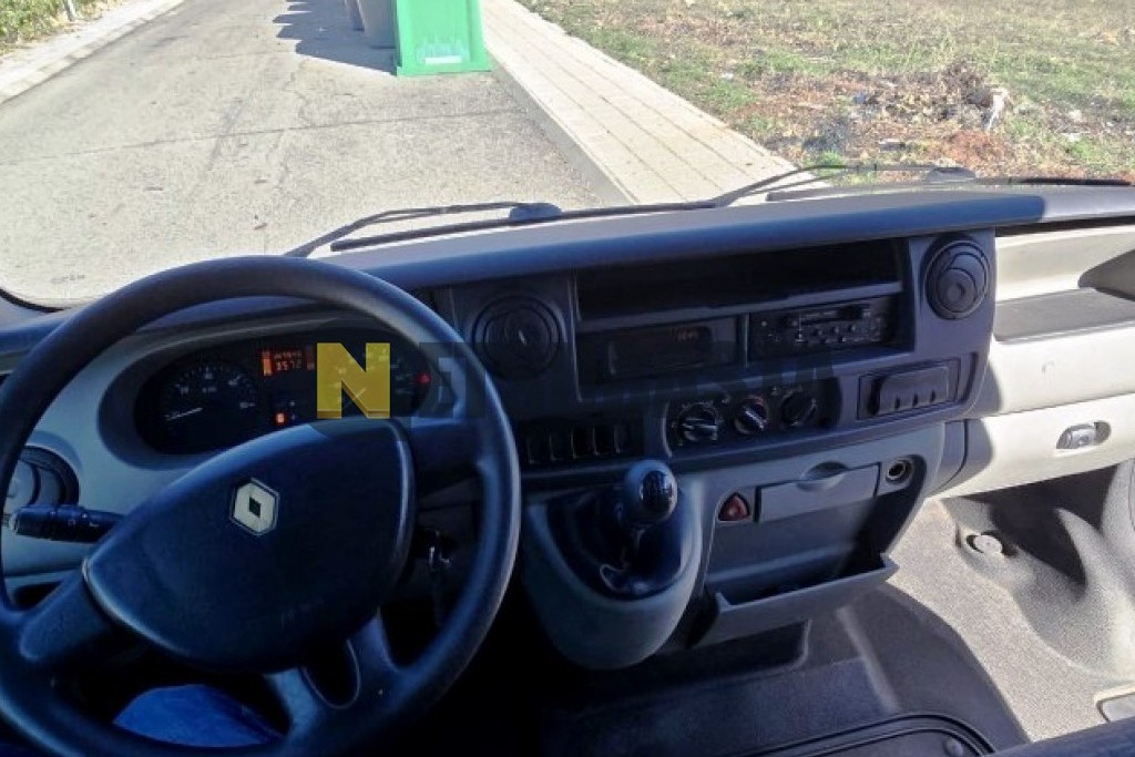 Renault Master Furgon 2.5 dCi 2004
