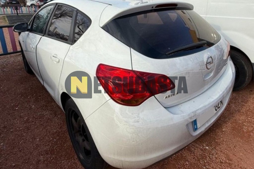 Opel Astra 1.7 CDTi 2010