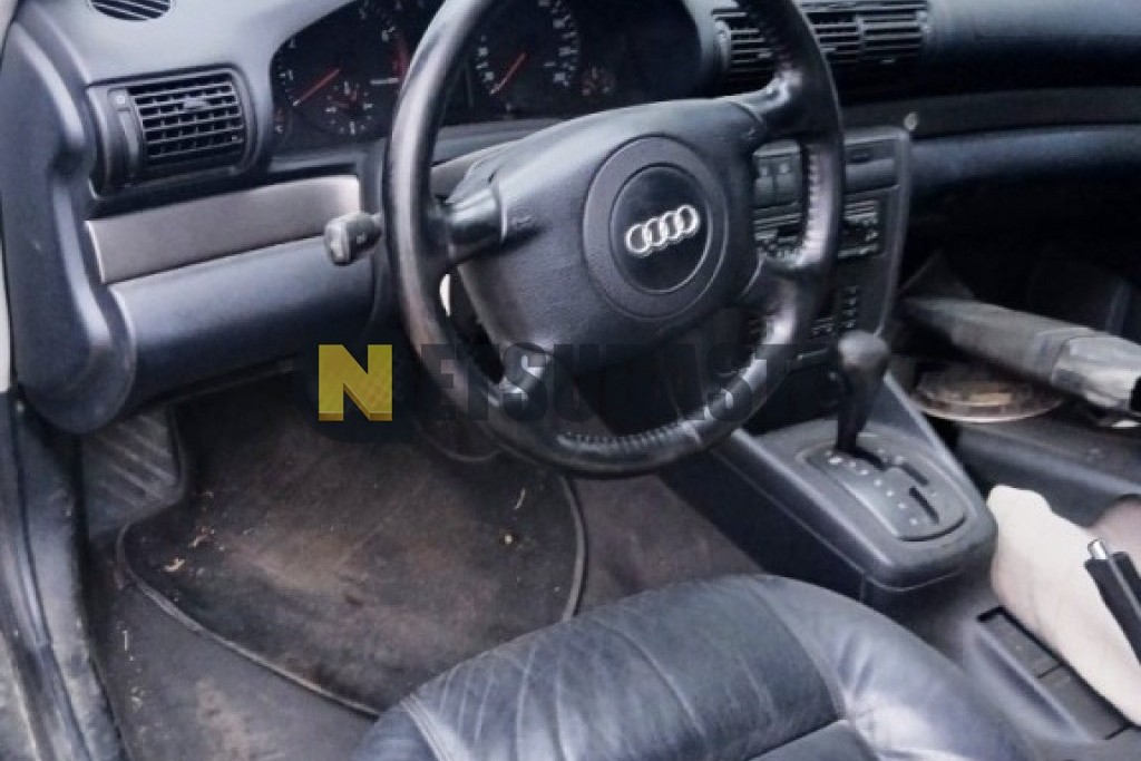 Audi A4 1.8 T tiptronic 5 vel. 1999