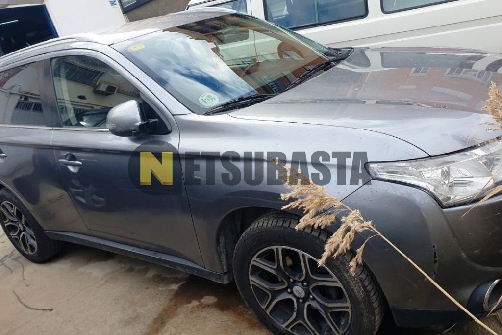 Mitsubishi Outlander 220 DI-D 2014