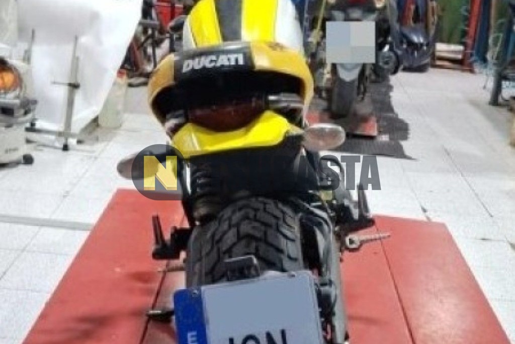 Ducati Scrambler Full Throttle 2015