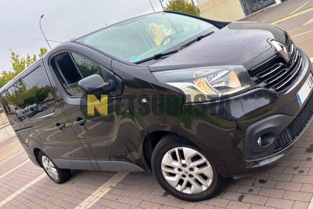 Renault Trafic Passenger 9 dCi 145 Twin Turbo 2015