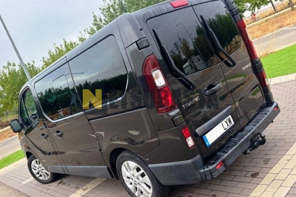Renault Trafic Passenger 9 dCi 145 Twin Turbo 2015