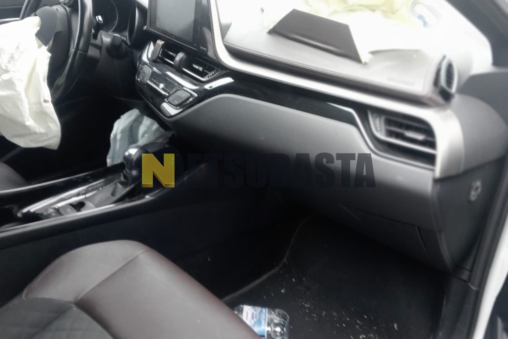 Toyota C-HR Hybrid 2017