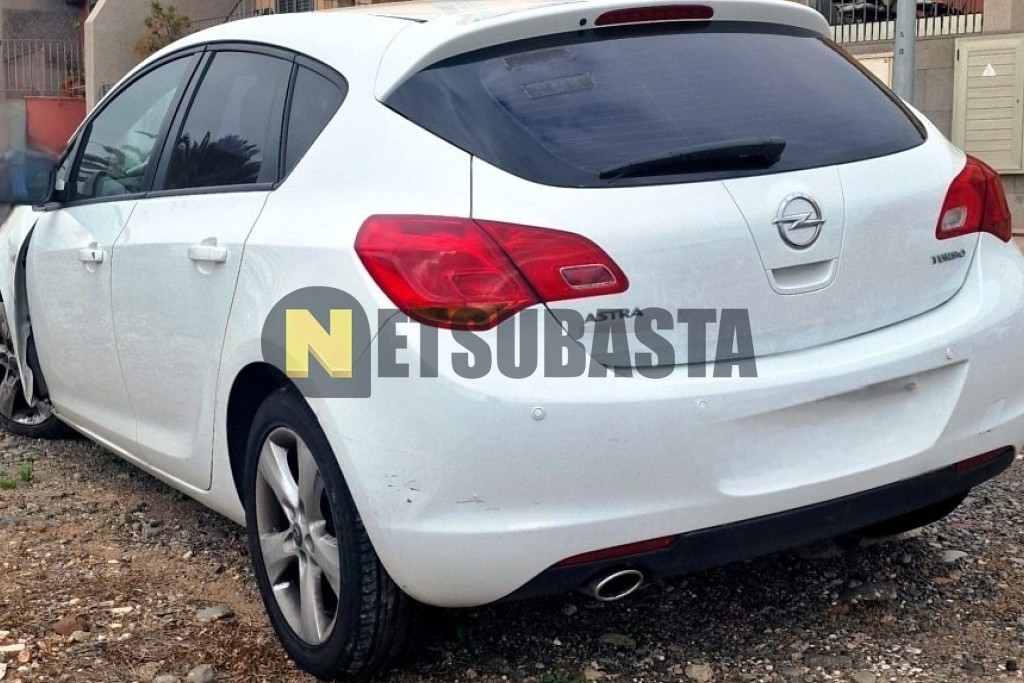 Opel Astra 1.4 Turbo 2012