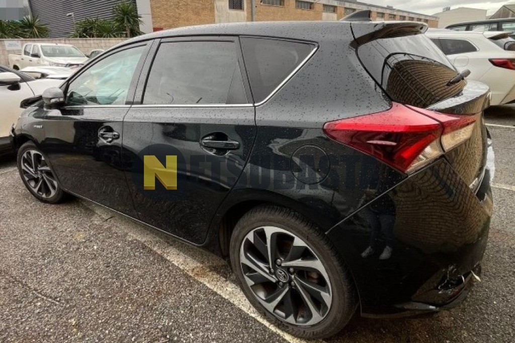 Toyota Auris 140H e-CVT 2016