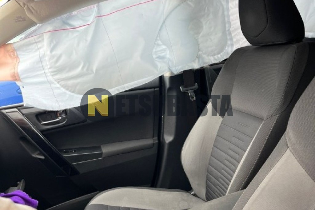 Toyota Auris 140H e-CVT 2016