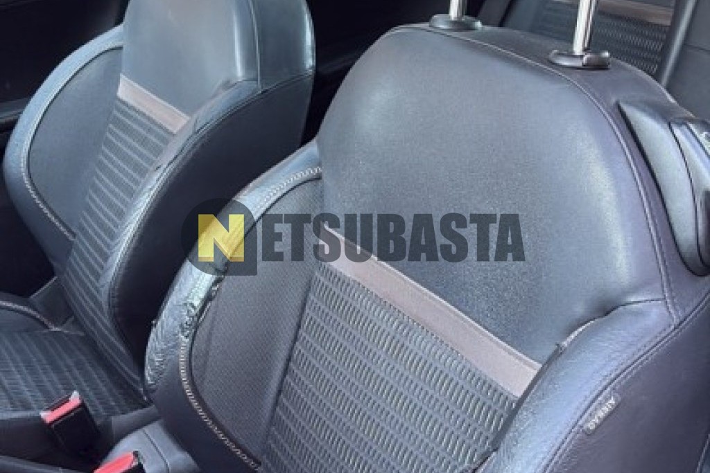 Peugeot 208 1.2 VTi 2012