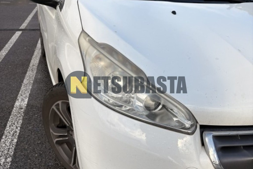 Peugeot 208 1.2 VTi 2012