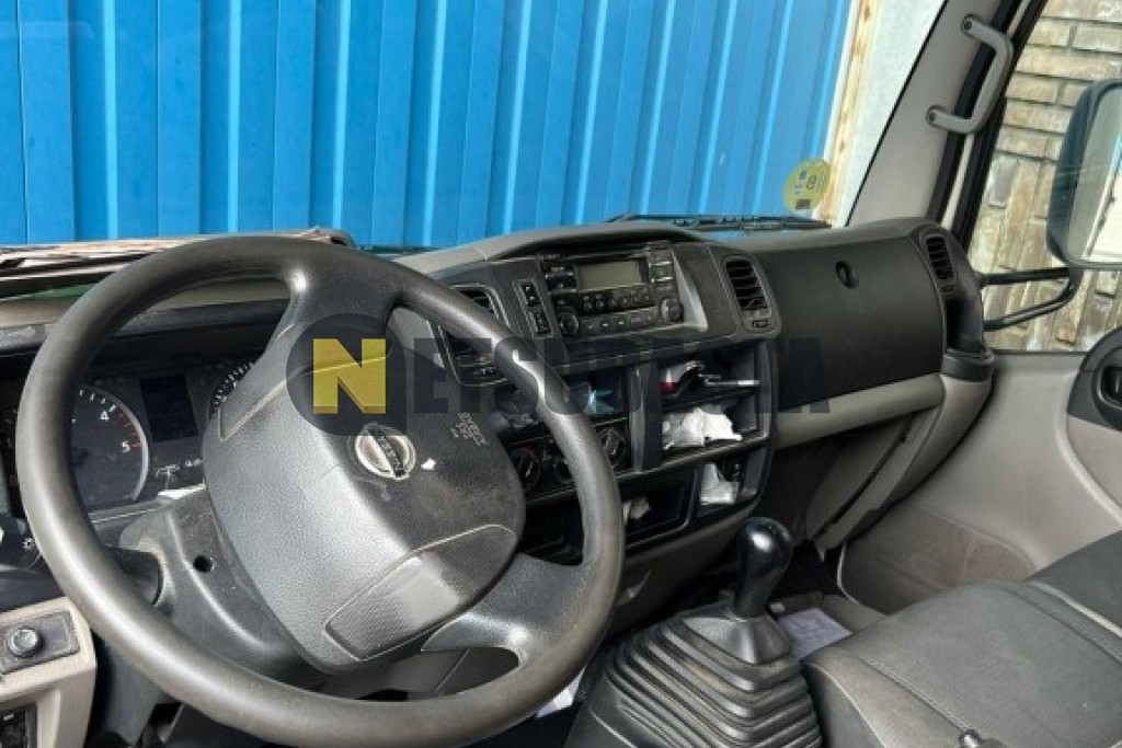 Nissan NT 400 CABSTAR 2015