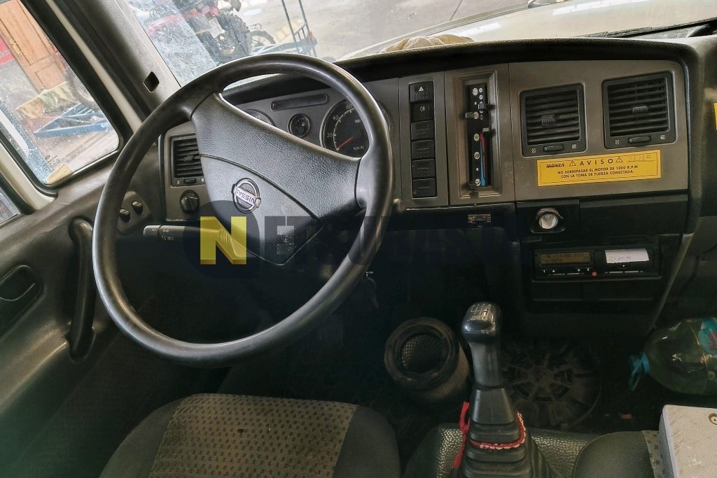 Nissan Atleon 3.0 dCi 2007