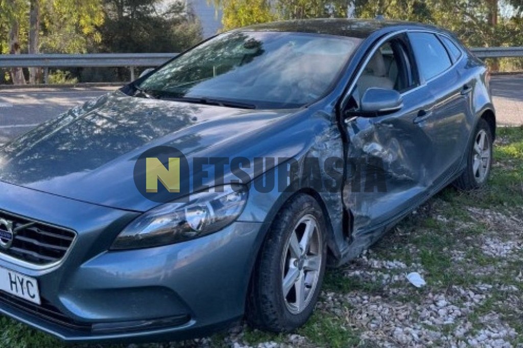 Volvo V40 D2 2014