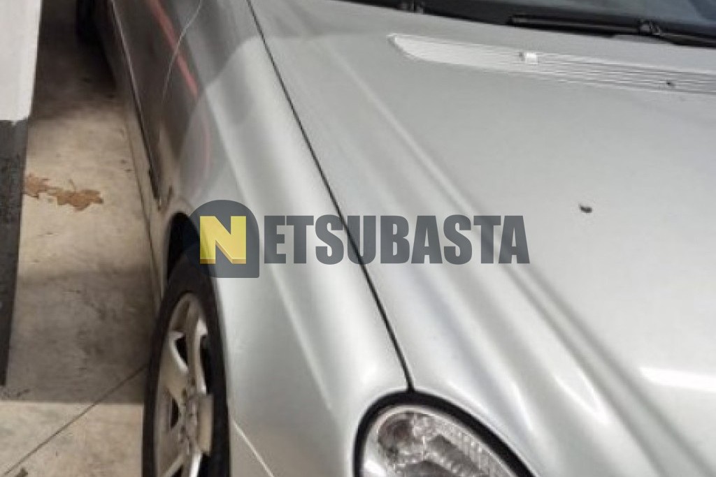 Mercedes-Benz E 220 CDI Aut. 2002