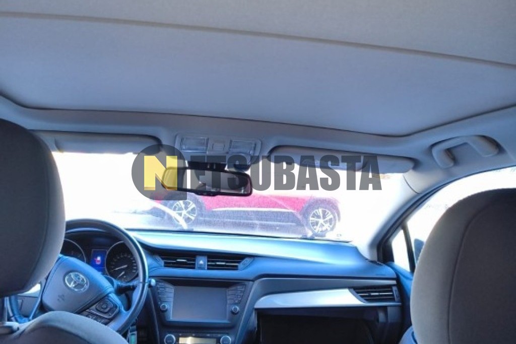 Toyota Avensis Touring 150D 2015