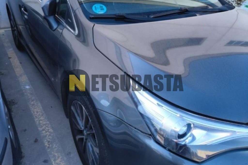 Toyota Avensis Touring 150D 2015