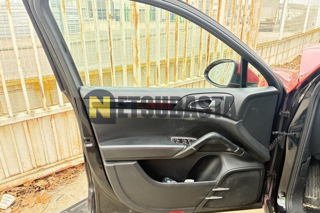 Porsche Cayenne S Hybrid 2011