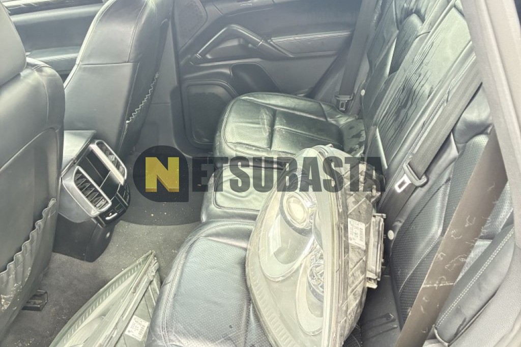 Porsche Cayenne S Hybrid 2011